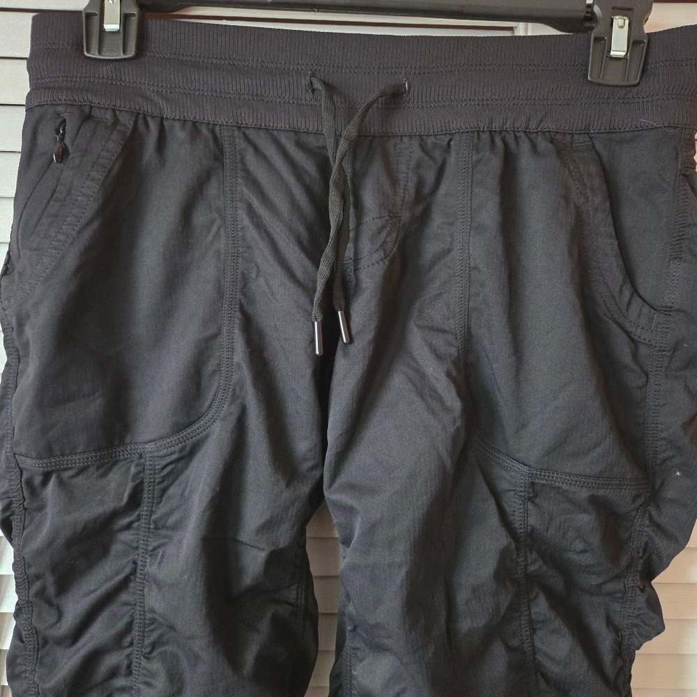 North Face Nylon cinched up soft pants - Picture 2 of 10